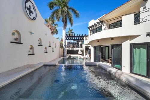 Los Cangrejos II y III House | Marbella Lane PrimeVilla n Modern Home Comfort