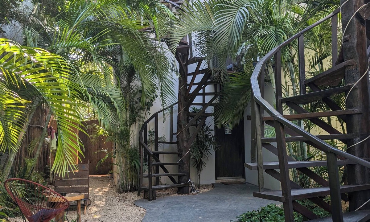 La Veleta Hostel | Maui Hostels Tulum