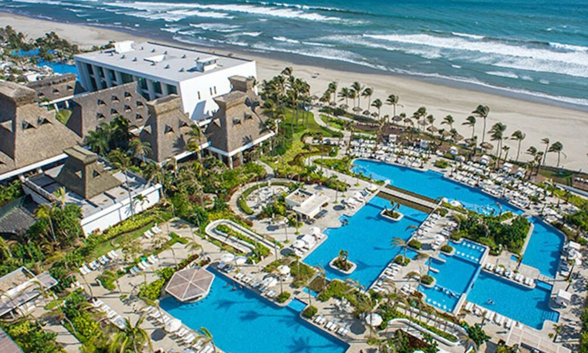 Puente del Mar Resort | Mayan Palace, Acapulco- a beautiful beachfront resort, 1 bedroom suite