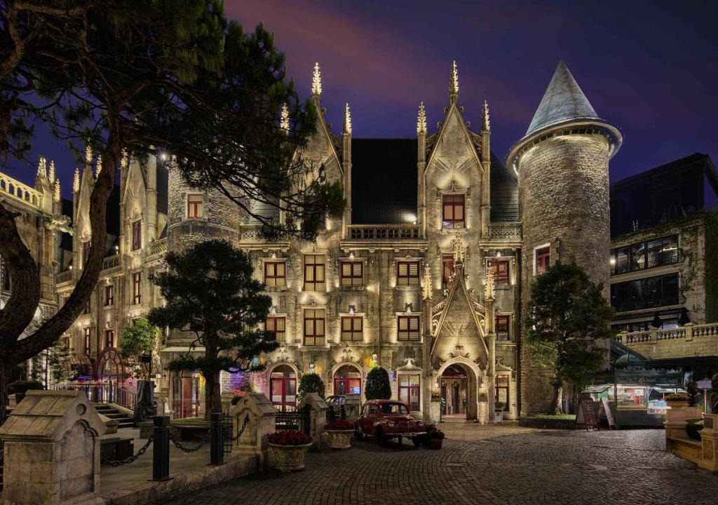 Hoa Vang Hotel | Mercure Danang French Village Bana Hills