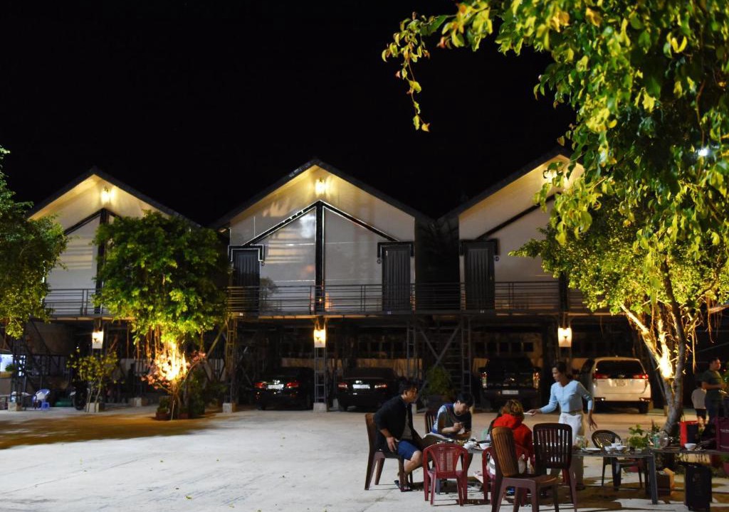 Phuoc Thuan Hotel | Mobile Home Ho Tram Pristine Beach