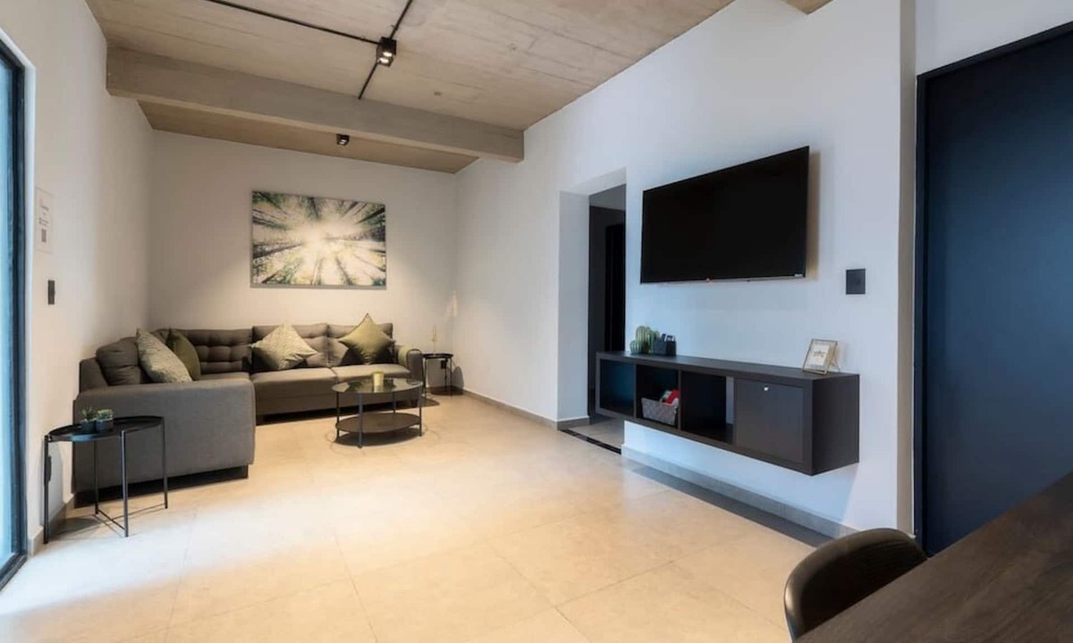 Historic Center Apartment | Modern 3Bdrm 2bath private balcony & Rooftop