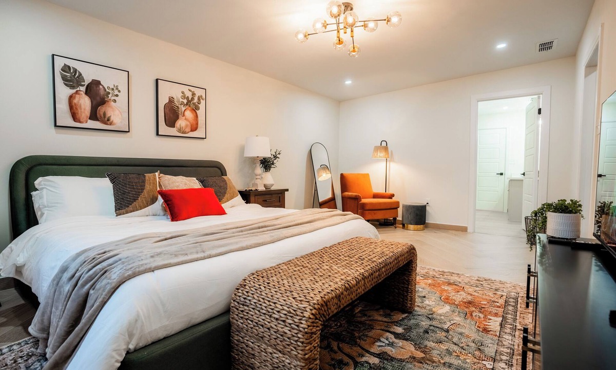 McAllen House | Modern 4BR Retreat-Near McAllen Convention Center