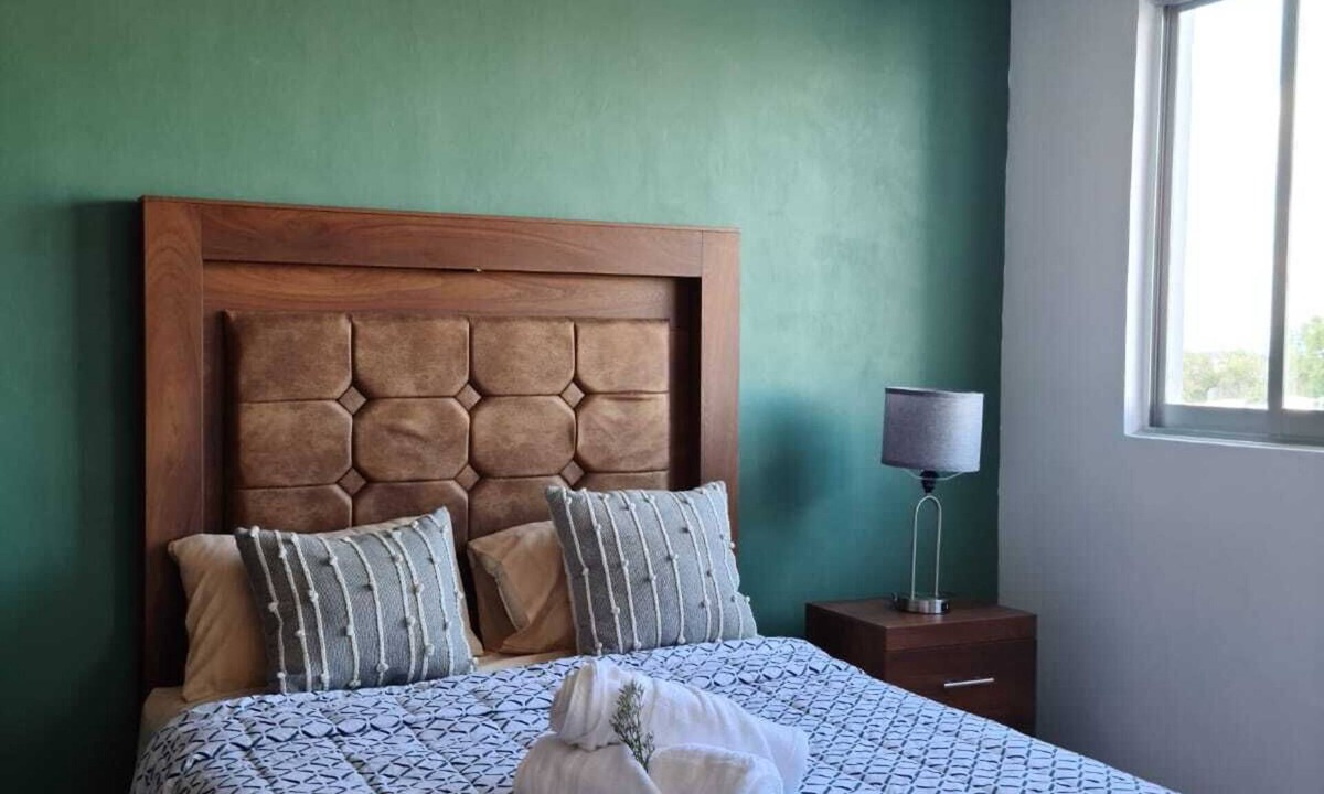 San Juan de Dios Apartment | Modern apt w/A/C & pool in downtown GDL