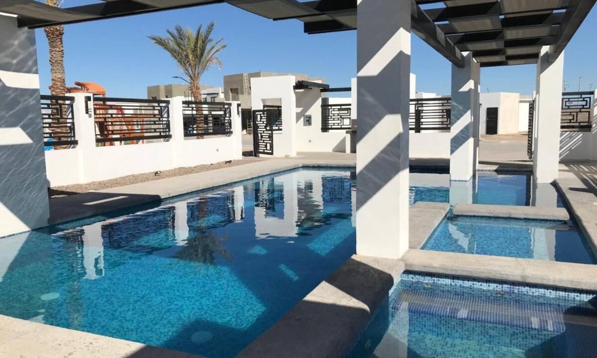 Centro House | Modern & Brand New Maeva House