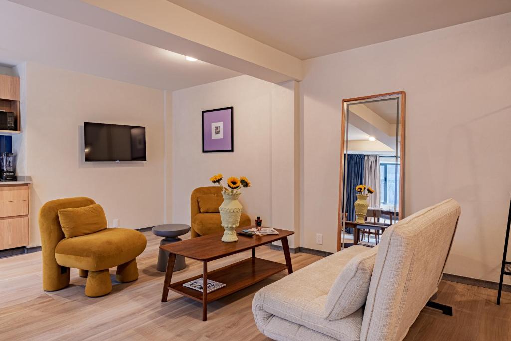 Historic Center Apartment | Modern Chic Loft in Historic Center casaXúla