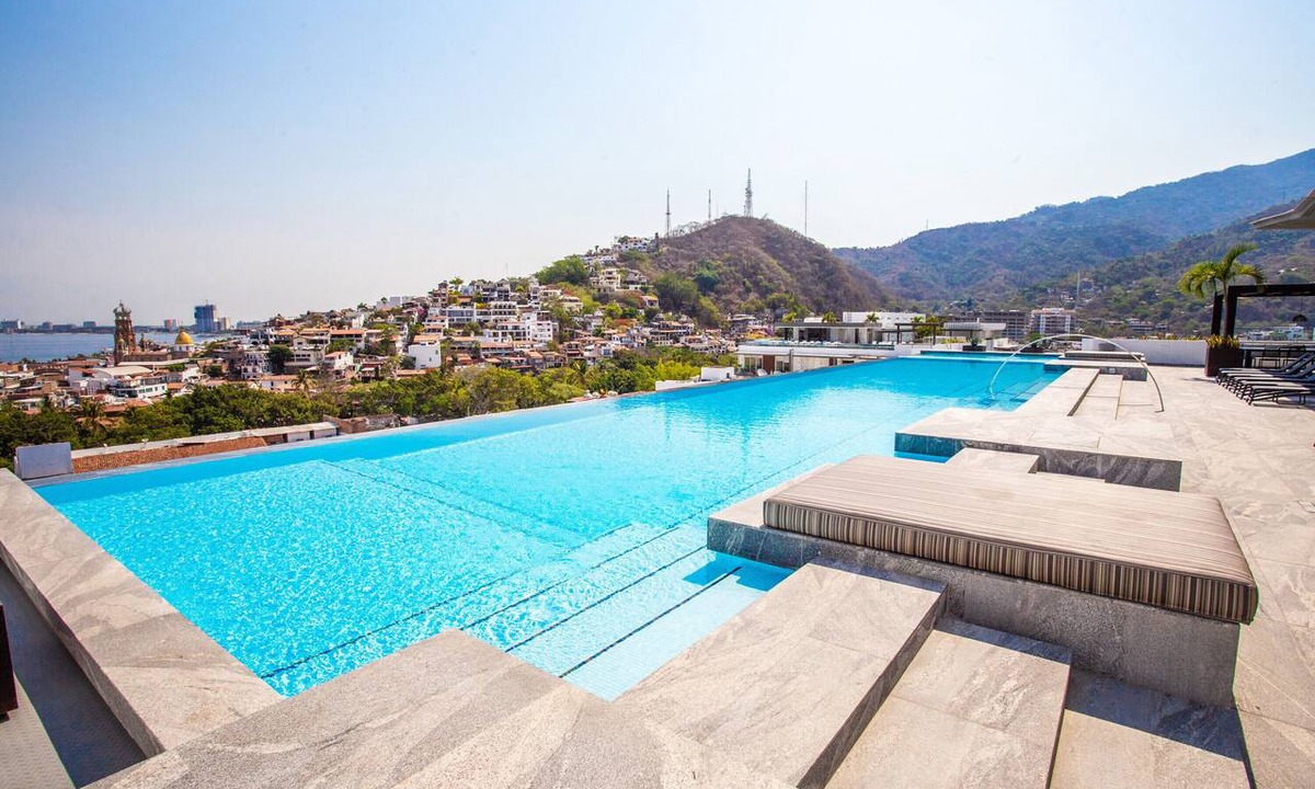 Emiliano Zapata Condo | Modern Luxury 2BR in Romantic Zone