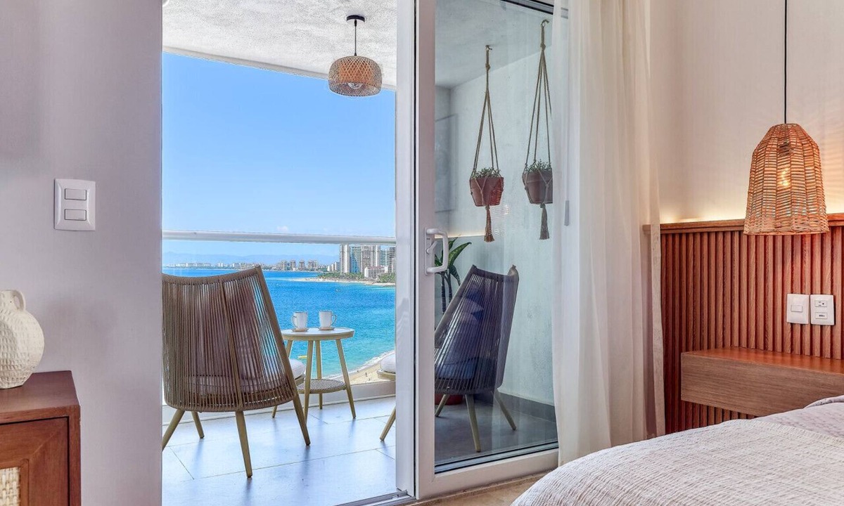 Las Glorias Apartment | Moikkarentals | Beachfront Studio Harbor171 PV