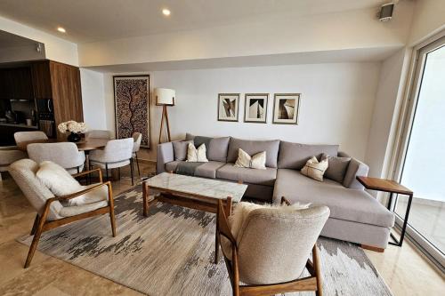 Las Glorias Apartment | Moikkarentals | Beachfront Luxury 3BR Harbor171
