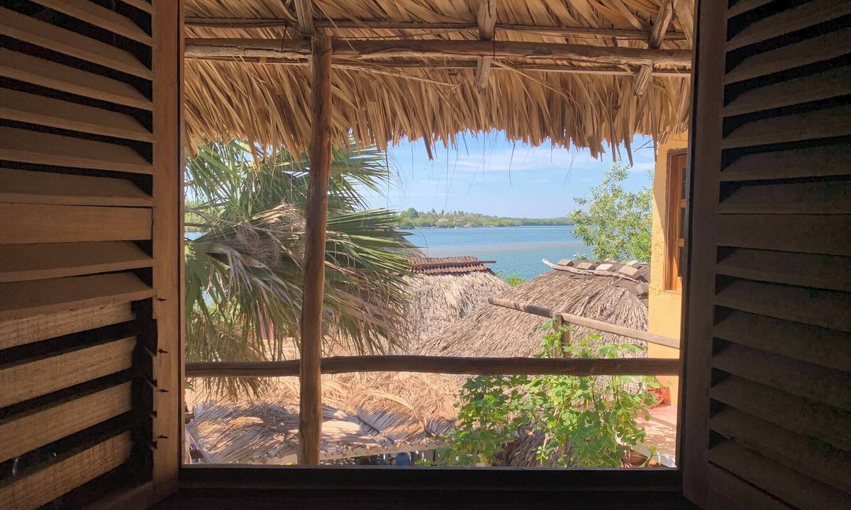 El Azufre House | chacahua cabana