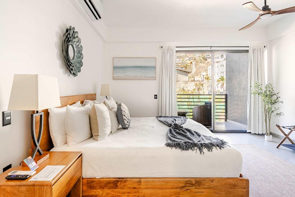 Centro Apartment | NEW Listing Walk to Downtown Cabo King Bed