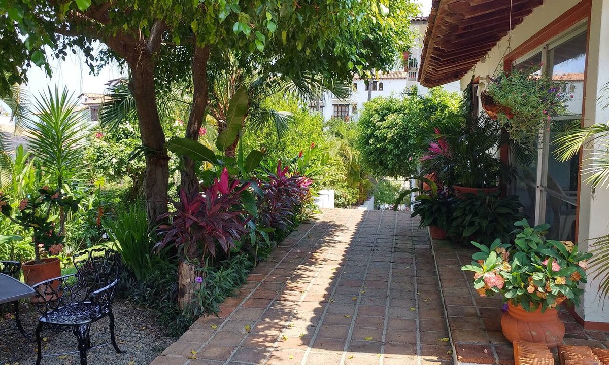 Emiliano Zapata Apartment | Newly Listed Amazing, Serene resort with Beautiful Sunsets & Blue Waters
