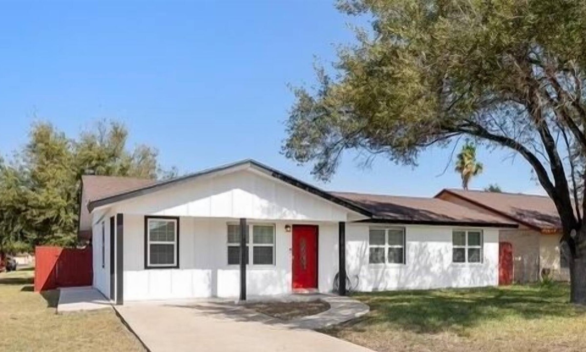 Mission House | Newly Remodeled Spacious Contemporary Home Sweet Home