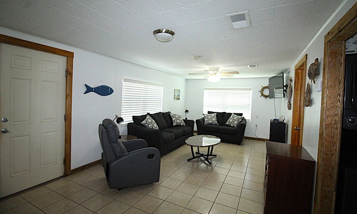 Port Mansfield House | Newly remodeled 2 BR/1BA with 1 King and 2 Twins