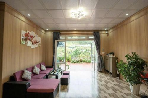 Phuong 10 Ski Chalet | Nhà nắng xinh