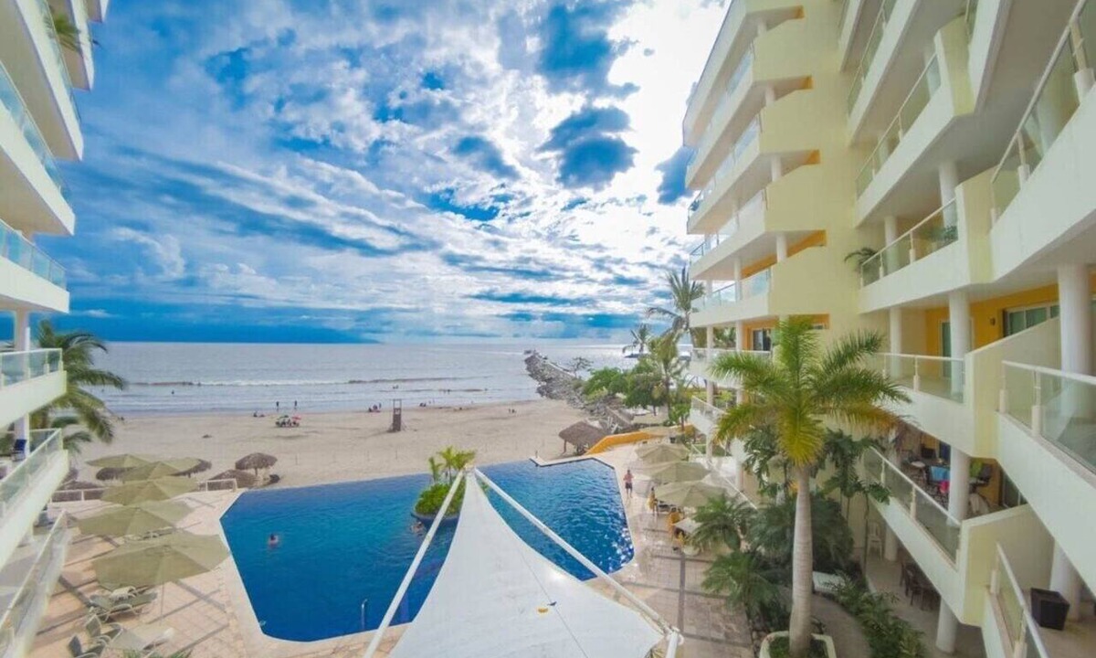 Nuevo Vallarta Apartment | Ocean Front Nuevo 3 Bed!Pool! Sleeps 6! Vela Vista
