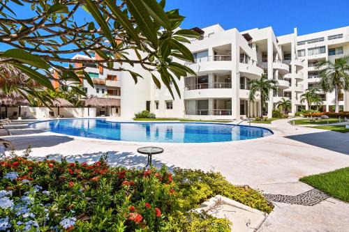 Nuevo Vallarta House | Ocean-view condo with resort pool & sundeck