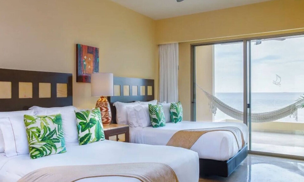 South Shore Hotel Area Hotel | Ocean-View Deluxe Room w/Private Terrace & Hammock