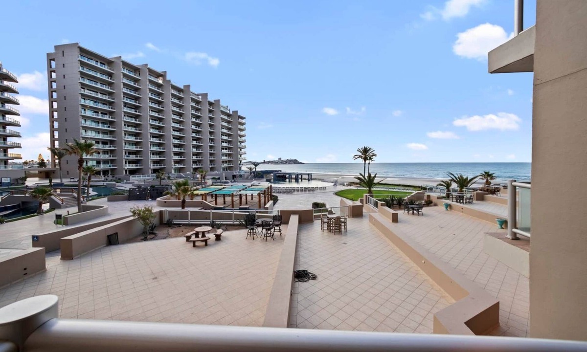 Puerto Penasco Resort | Oceanfront Luxe Coastal Escape at Las Palomas Resort Mexico, 2nd Floor Luxury Ocean Front Condo Step