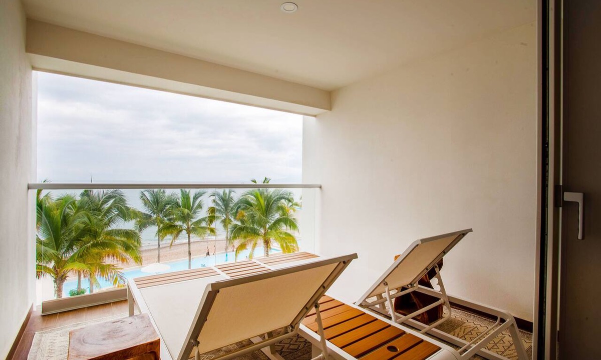 Las Glorias Condo | Oceanfront w/Pool, Hot Tub & Gym