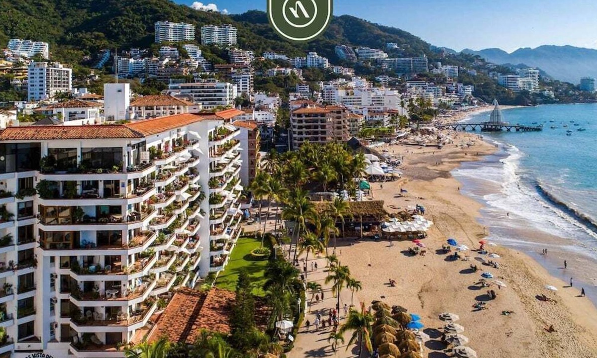 Emiliano Zapata Apartment | Oceanview 2BR Condo - Romantic Zone - Rooftop Pool