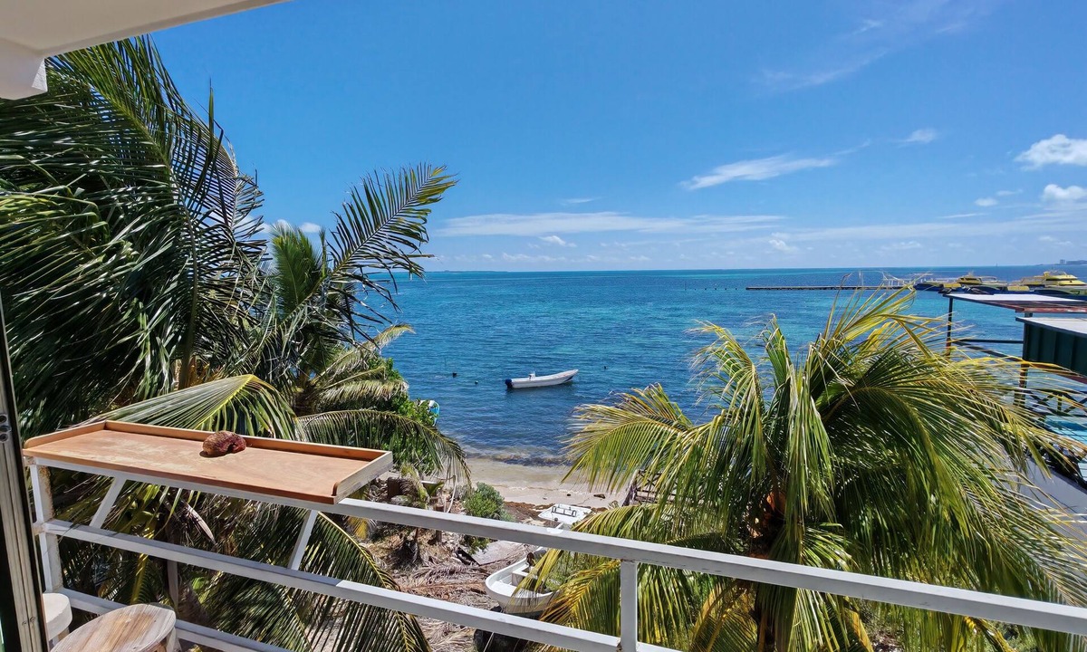 Puerto Juarez Apartment | ON BEACH SEASIDE SUNRISE HAVEN 1 SEA VIEW