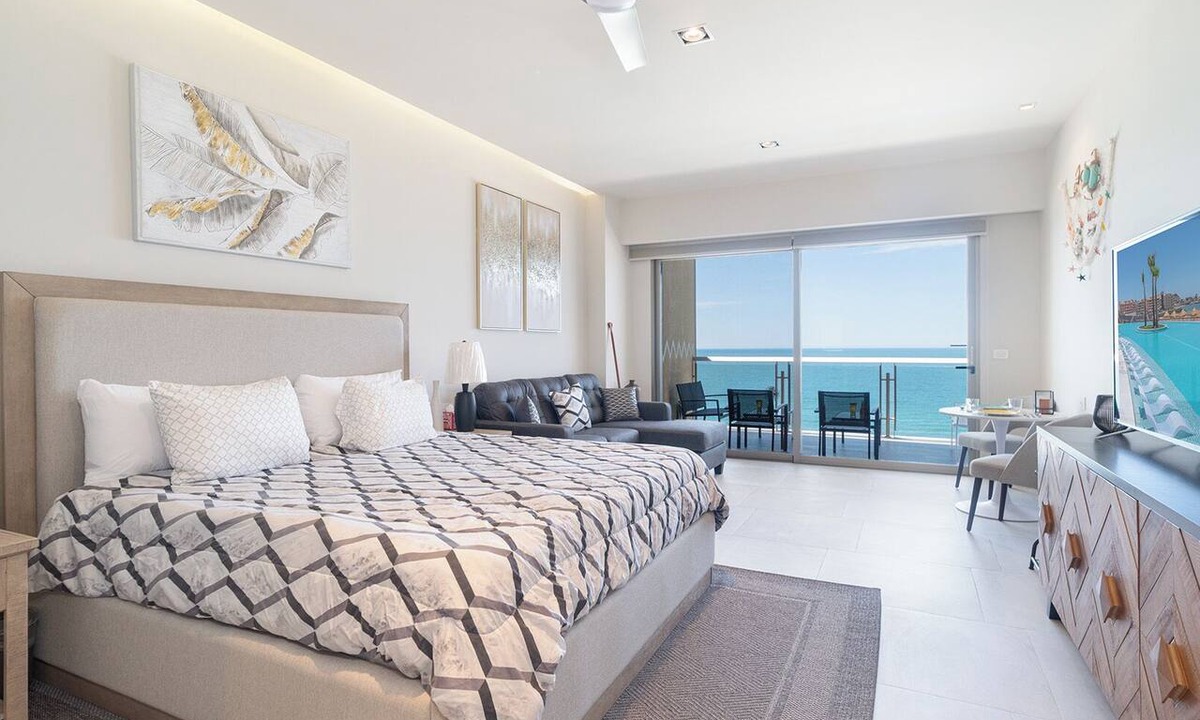 Bella Vista Condo | One 1402B Hotel Room: New Beachfront Resort, Style & Comfort