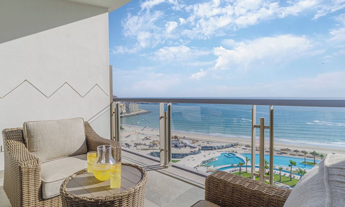 Bella Vista Condo | One 902 Hotel Room – Step Into Luxury: Brand New Beachfront Living by the Sea of Cortez