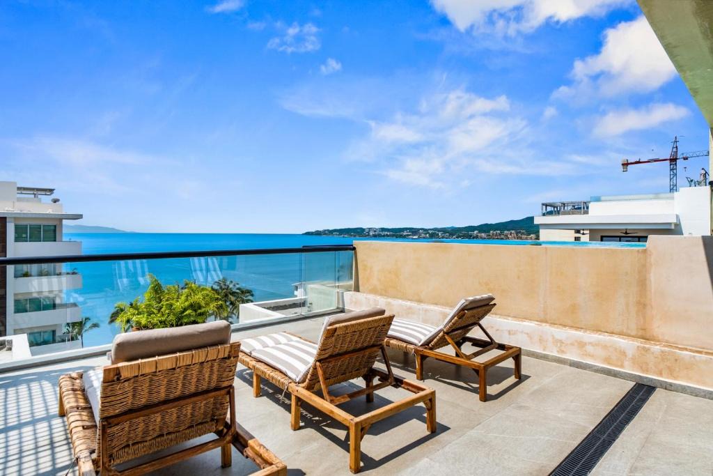 Bucerias Apartment | One block from the beach in Bucerias