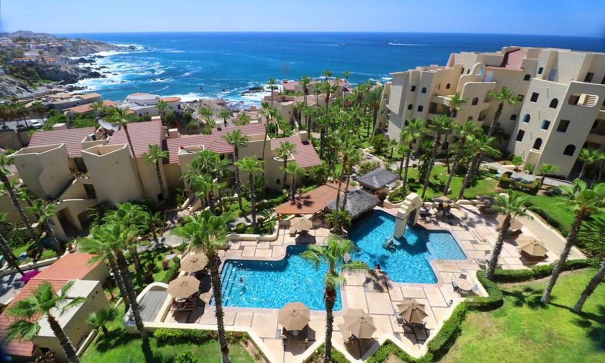 Cabo Bello Condo | Overlook the Sea of Cortez & Pool in Spacious living area