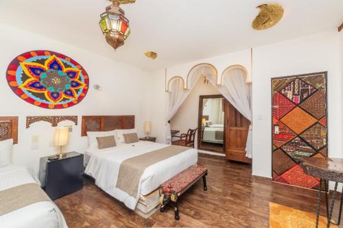 Anahuac Hotel | OYO Casa Anzures Mexico City