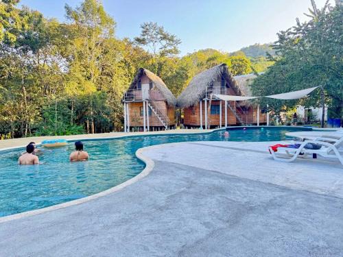 Chicanutz Hotel | Pachamaya River Hostel