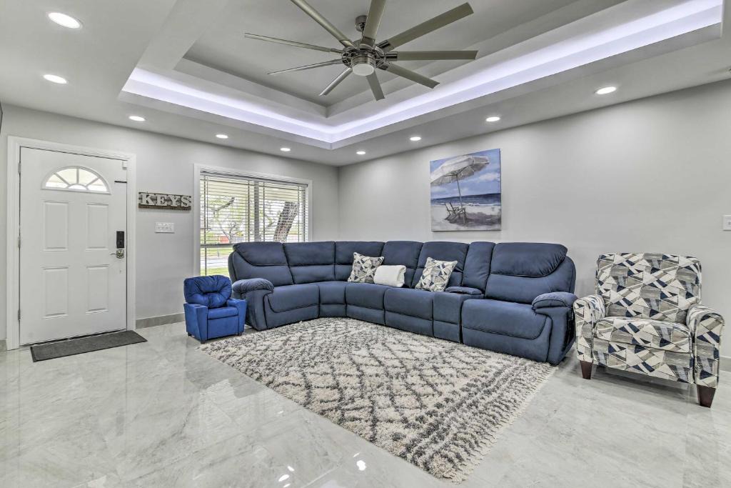 Brownsville House | Patio & Grill: Spacious Gem Near Gulf Coast!