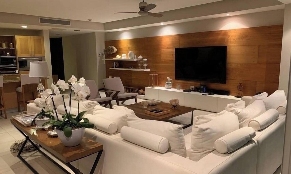 South Hotel Zone Apartment | Peninsula 18D Spacious 3-bedroom apartment in pleasant Puerto Vallarta.