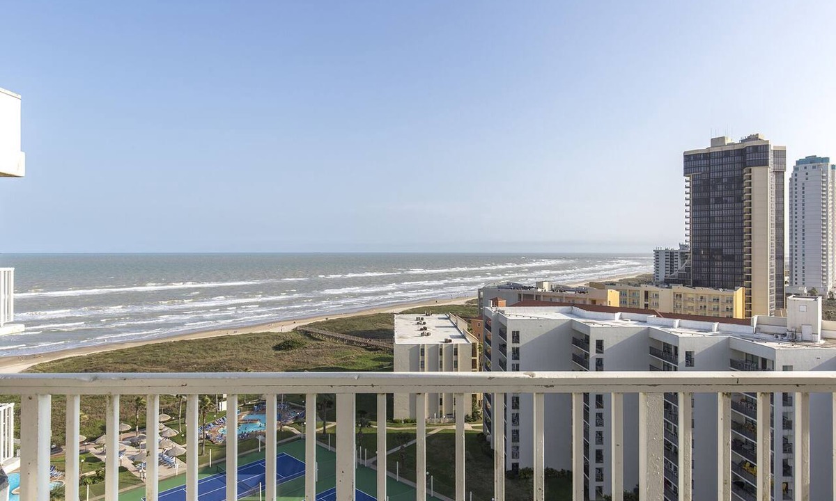 South Padre Island Condo | Penthouse Condo w/Endless Views at Saida Royale! Resort Pools, Hot Tubs, Tennis Courts & More!