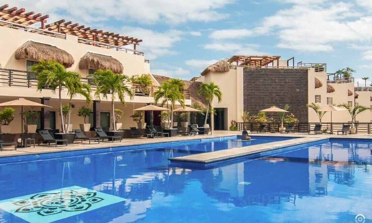 Downtown Condo | Penthouse, Private Pool, Steps to Beach, 5th Ave