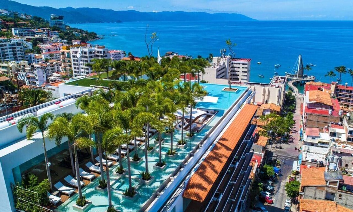 Romantic Zone Condo | Pier 57 Luxury Escape 2BR, PV’s Best Rooftop!