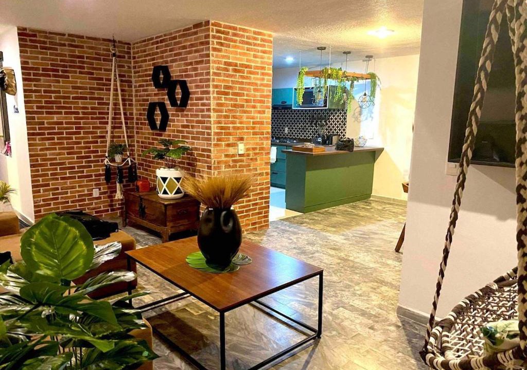 Zapopan Apartment | Planta Baja Enorme, Jardín, Parking, Hasta 11 Pax