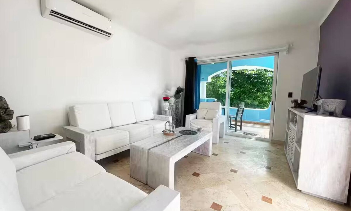 Playacar Fase I Villa | Playacar F1 Beach villa, swimming pool, golf, 5th av.