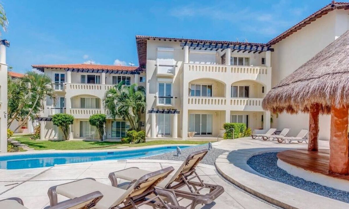 Zazil-ha Apartment | Pool, Gazebo, Parking, 2 Blocks to Beach & 5th Ave