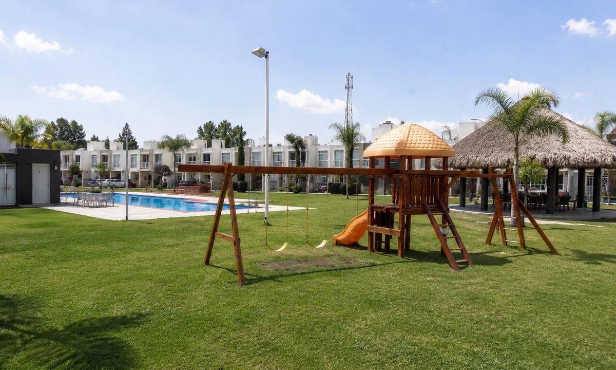Coronango Apartment | Pool + Roof | Val'Quirico | VW