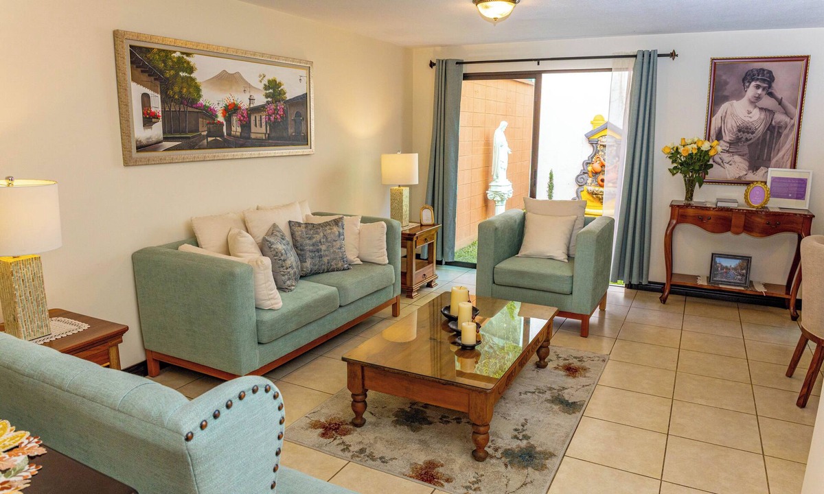 Mixco House | Posada Doña Lucilia. Comfort, elegance and beauty. Your home away from home.