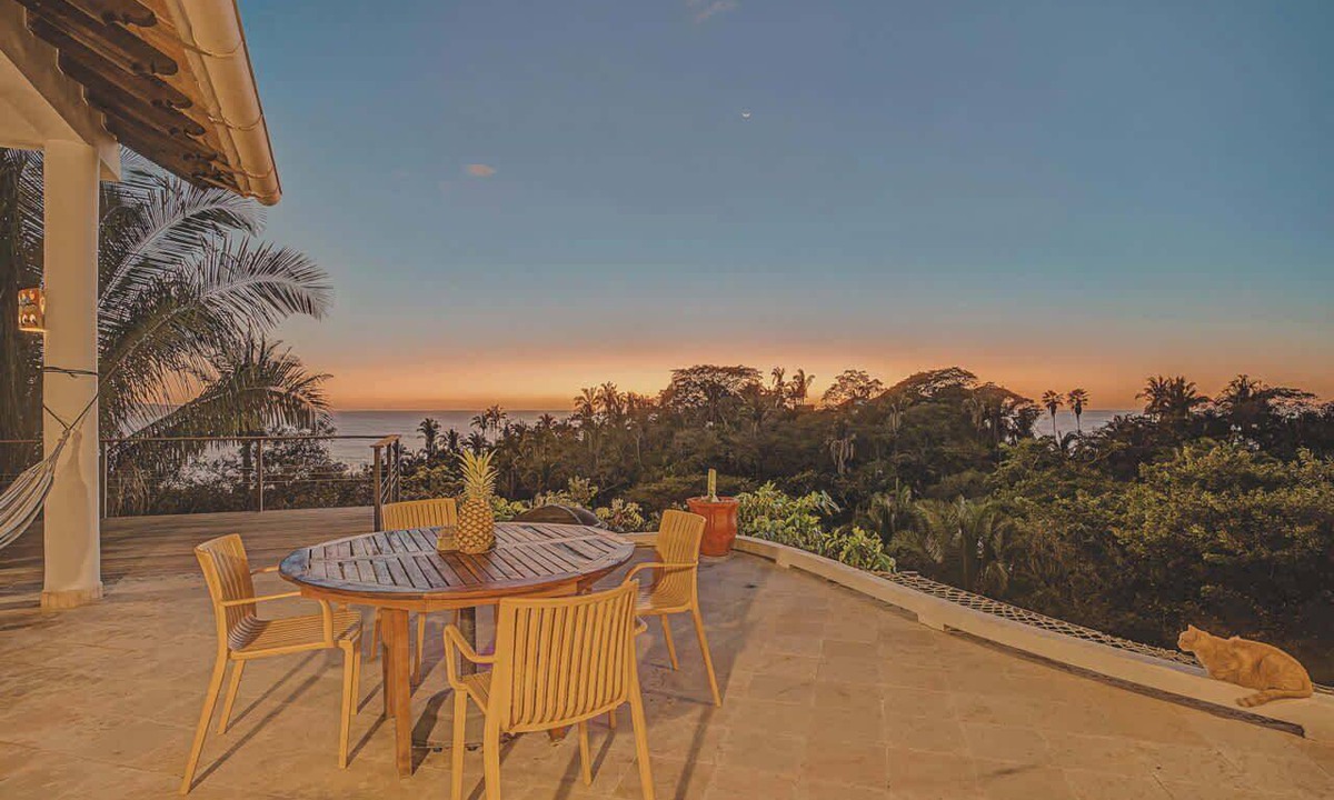 San Francisco House | Private Estate | Pool | OceanViews | 5 King Suites