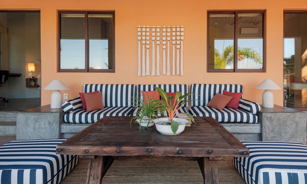 North End House | Private Home Near Beach, Surf spots and Town