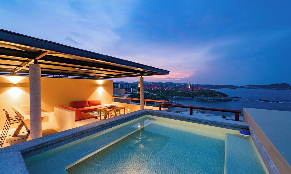 Santa Maria Huatulco Condo | Private Oceanfront Rooftop Plunge Pool & Beach Access