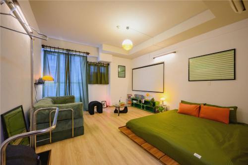 District 10 Apartment | Private Sage Green & Projector Studio In Center District 10