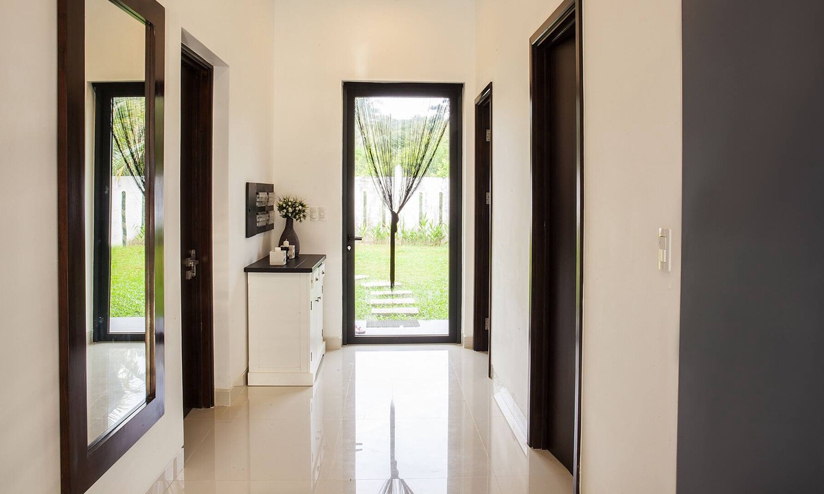 Ong Lang Villa | Private villa with large infinity pool