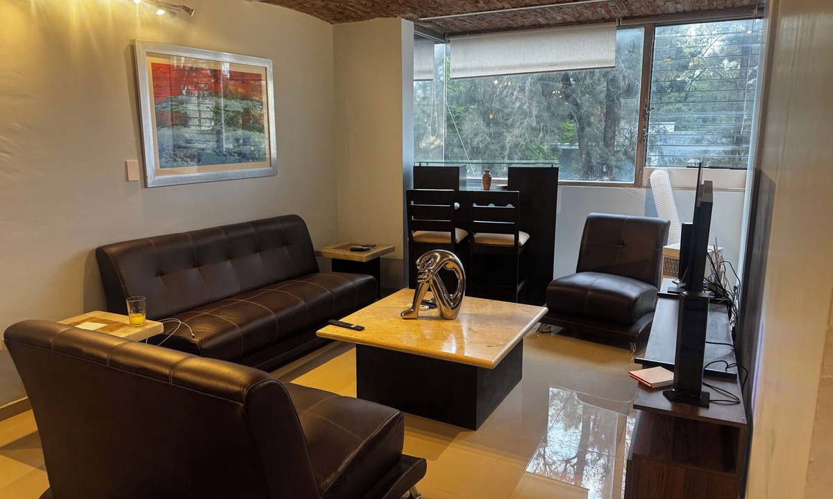 Providencia Apartment | Providencia condo rock star location a block from everything