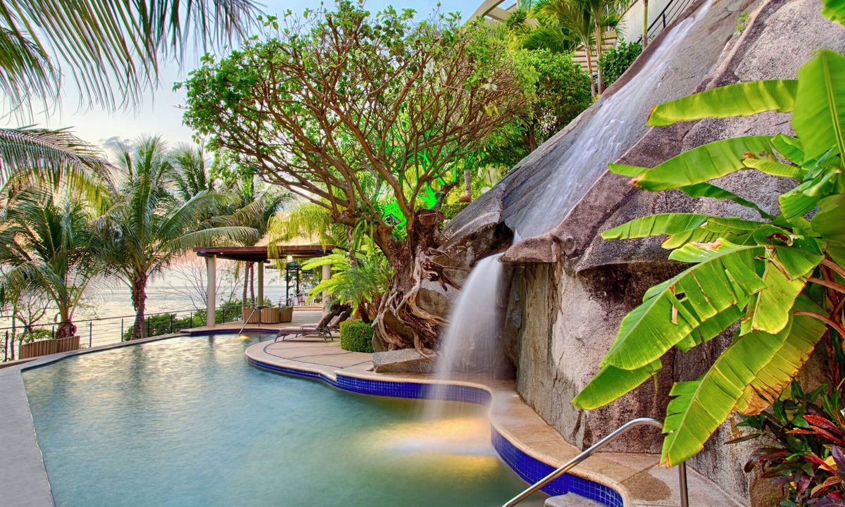 Boca de Tomatlan Apartment | Puerto Vallarta Family Vacation Home, Beach Frontage