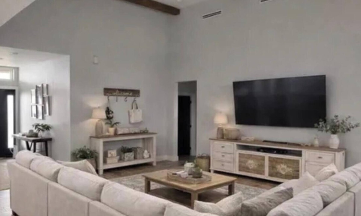 Harlingen House | Quaint Harlingen home near medical center.